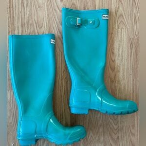 Hunter original pull on tall women’s Hunter boots sz 6. Teal/aqua